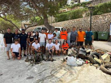 Més de mitja tona de residus retirats del fons marí de Cala Figuera en el marc de les Festes de la Mare de Déu del Carme