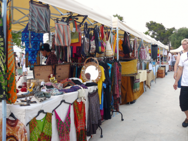 Cala d’Or estrena el mercat artesanal nocturn 