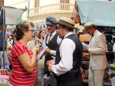 EmbruixArt promociona el seu espectacle musical als carrers de Santanyí