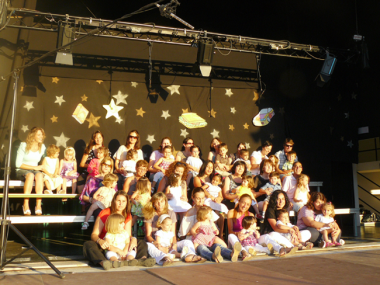 L’Escola Municipal de Música de Santanyí clausura el curs 2010-2011 a ritme de “Grease”