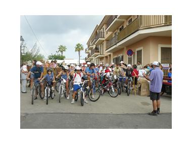 La XIV edició de l’anada amb carro, muntura, bicicleta o a peu a Mondragó se celebra amb la participació d’un total de 300 persones