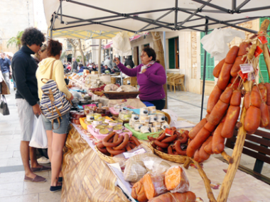 El mercats de Santanyí és reorganitzen per donar una major seguretat als ciutadans