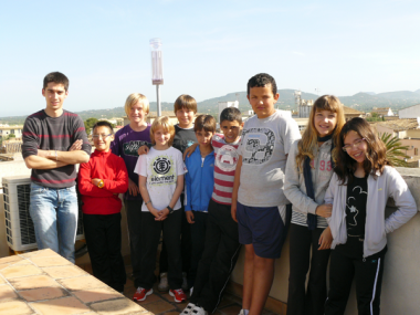 Els escolars s’interessen pel funcionament de l’Estació Meteorològica Automàtica de Santanyí