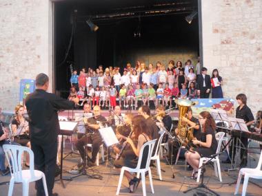 L’Escola Municipal de Música de Santanyí clausura el curs 2011-2012 amb moltes actuacions