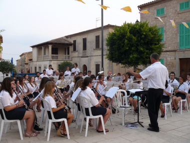 Música i actuacions, protagonistes de l’inici de les festes patronals d’es Llombards 