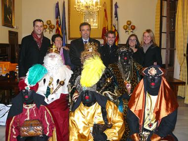 Els Reis d’Orient arribaren carregats de regals al municipi de Santanyí