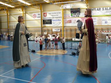 Un total de 450 persones participen en una trobada d’associacions sota el lema: “Santanyí es mou”