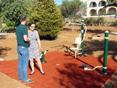 S’ALQUERIA BLANCA ESTRENA PARC INFANTIL I HABILITA UNA ZONA PER A GENT GRAN
