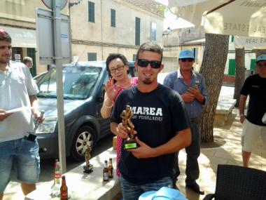 GRANS I PETITS PARTICIPEN EN LES TRADICIONALS PROVES DE PESCA DE SANT ROC