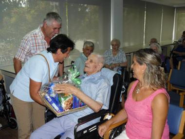 EL PADRÍ DE SANTANYÍ BARTOMEU PUIG CELEBRA ELS SEUS 105 ANYS BEN ACOMPANYAT 