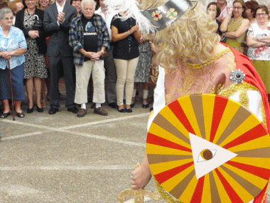 CALONGE HONORA A SANT MIQUEL AMB EL TRADICIONAL BALL DELS ARCÀNGELS I EL DIMONI