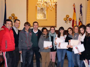 12 ESTUDIANTS DEL TERME REBEN UNA AJUDA ECONÒMICA PER MOBILITAT 
