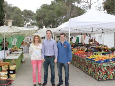 CALA D’OR ESTRENA MERCAT SETMANAL DE  VERDURES I FRUITES