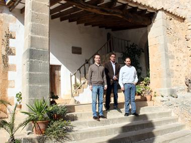 EL BATLE DE SANTANYÍ I EL NOU RECTOR VISITEN LES OBRES DEL CAMÍ PROVISIONAL A CONSOLACIÓ