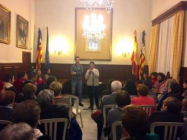 SANTANYÍ TEIXEIX MANTES SOLIDÀRIES AMB MOTIU DEL DIA DE LA DONA