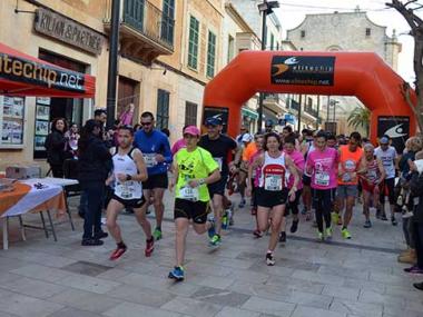 SANTANYÍ TEIXEIX MANTES SOLIDÀRIES AMB MOTIU DEL DIA DE LA DONA