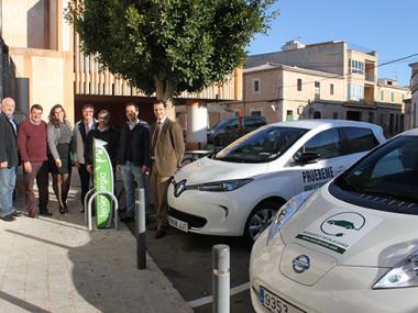 L'AJUNTAMENT HABILITA TRES ESTACIONS DE RECÀRREGA PER A VEHICLES ELÈCTRICS