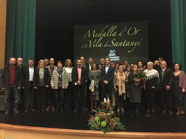 L’AJUNTAMENT ENTREGA LA MEDALLA D’OR DE SANTANYÍ A ANTÒNIA VICENS