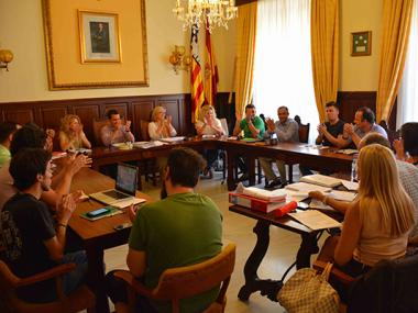 SALVADOR FERRER PREN POSSESSIÓ DEL CÀRREC DE REGIDOR DE L’AJUNTAMENT DE SANTANYÍ