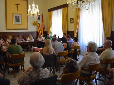 SALVADOR FERRER PREN POSSESSIÓ DEL CÀRREC DE REGIDOR DE L’AJUNTAMENT DE SANTANYÍ
