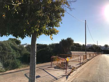 Comencen les obres del nou enllumenat públic a Cala Egos