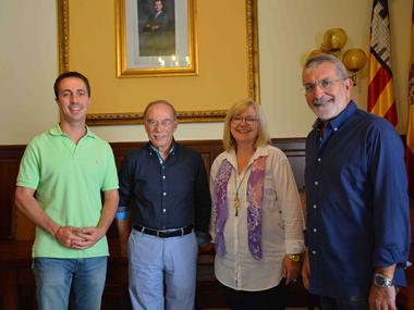 Santanyí atorga la Medalla d’Or de la Vila a l’escriptor Antoni Vidal Ferrando
