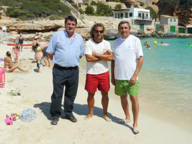El socorrista Pablo Gastón de Cala Llombards serà reconegut per l’Ajuntament per haver salvat una banyista i ajudat a una embarcació a la deriva 