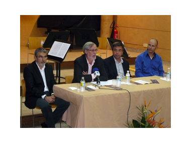 L’Escola Municipal de Música de Santanyí comença el curs 2009/10 amb una interessant lliçó inaugural sobre música i periodisme.
