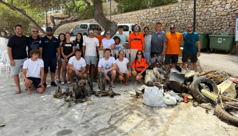 Més de mitja tona de residus retirats del fons marí de Cala Figuera en el marc de les Festes de la Mare de Déu del Carme