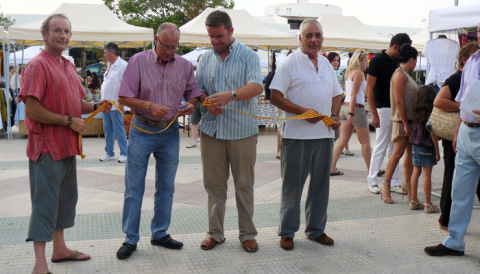 Cala d’Or estrena el mercat artesanal nocturn 