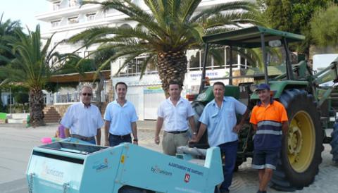L’Ajuntament de Santanyí compra una màquina per netejar i sanejar les principals platges del municipi
