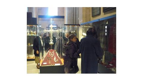 Gran expectació a la inauguració de l’Exposició documental II centenari de la benedicció de l’església parroquial