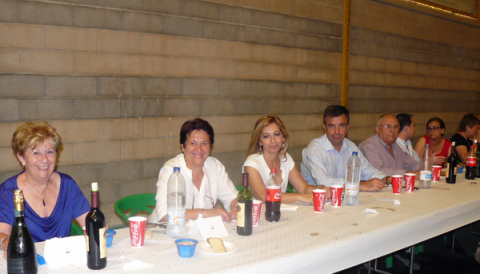 Unes 900 persones majors de 65 anys es reuniren en un dinar multitudinari organitzat per l’Ajuntament de Santanyí