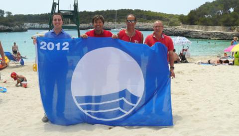 Cala Gran, sa Font de n’Alis de Cala Mondragó  i Cala Santanyí repeteixen Bandera Blava