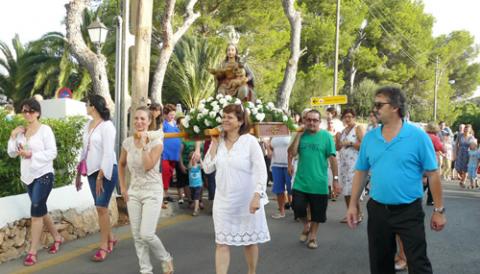 Molta devoció i gran participació a la processó marítima de Cala d’Or en honor a Santa Maria del Mar