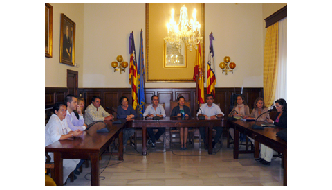 La presidenta del Consell, Maria Salom, alaba la gestió econòmica del batle de Santanyí, Miquel Vidal