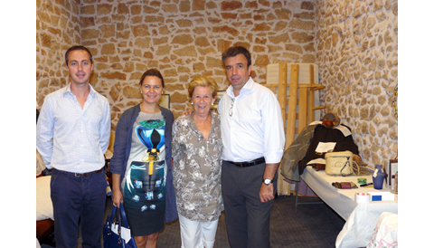 Salom visita el Mercadet d’intercanvi d’objectes per aliments a benefici de les persones necessitades de la Fundació Zaqueo  