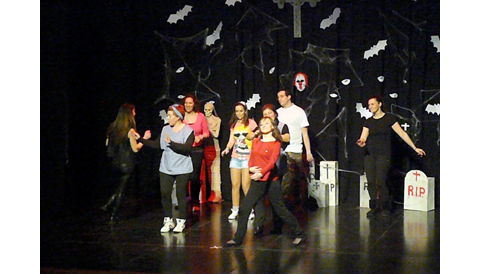 Espectacular interpretació del grup Teatre Cala d’Or a la Mostra de Teatre Amateur