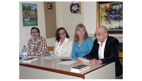 Presentat el llibre “Fisuras en el aire” d’Araceli Esteves a ses Cases Noves de Santanyí