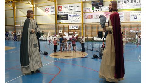 Un total de 450 persones participen en una trobada d’associacions sota el lema: “Santanyí es mou”