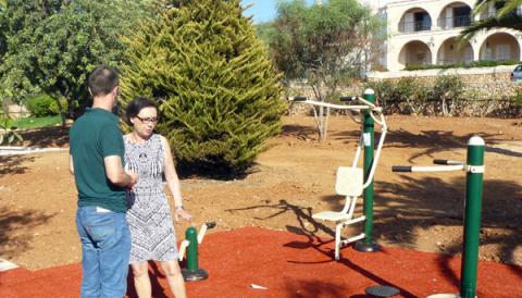 S’ALQUERIA BLANCA ESTRENA PARC INFANTIL I HABILITA UNA ZONA PER A GENT GRAN