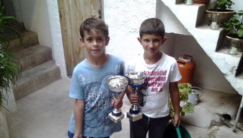 GRANS I PETITS PARTICIPEN EN LES TRADICIONALS PROVES DE PESCA DE SANT ROC