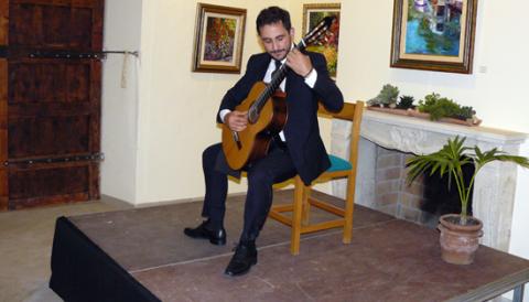 EL GUITARRISTA PEDRO MATEO TRIUNFA EN EL PRIMER FESTIVAL INTERNACIONAL VILA DE SANTANYÍ