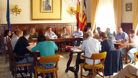 PP, PSOE I CxI FIRMEN UNA MOCIÓ CONJUNTA PER DEMANAR UNA REVISIÓ DEL TIL 