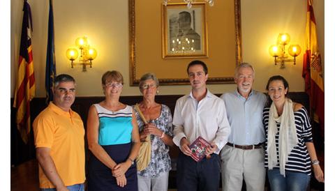 UNA FAMÍLIA DE SANTANYÍ REBRÀ UNA AJUDA ECONÒMICA GRÀCIES A LA ENGLISH-SPEAKING RESIDENT’S 