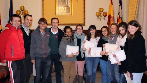 12 ESTUDIANTS DEL TERME REBEN UNA AJUDA ECONÒMICA PER MOBILITAT 