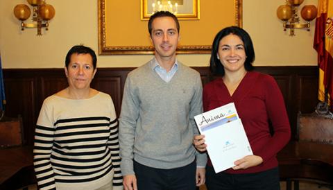 L’AJUNTAMENT DE SANTANYÍ SIGNA UN CONVENI AMB LA CAIXA PER ATORGAR BEQUES ALS MENJADORS ESCOLAR