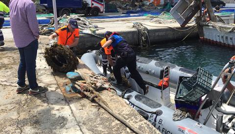 PROTECCIÓ CIVIL DE SANTANYÍ RECULL 1.100 KG DE RESIDUS AL PORT DE CALA FIGUERA