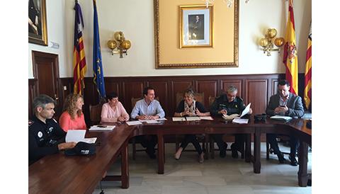 L’AJUNTAMENT DÓNA LES PRIMERES PASSES PER OBRIR UNA NOVA OFICINA DE LA GUÀRDIA CIVIL A CALA D’OR