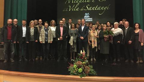 L’AJUNTAMENT ENTREGA LA MEDALLA D’OR DE SANTANYÍ A ANTÒNIA VICENS